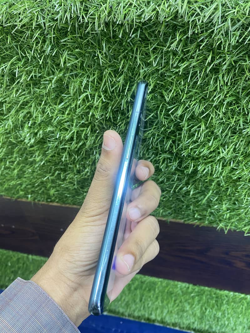 One Plus 10 Pro 4