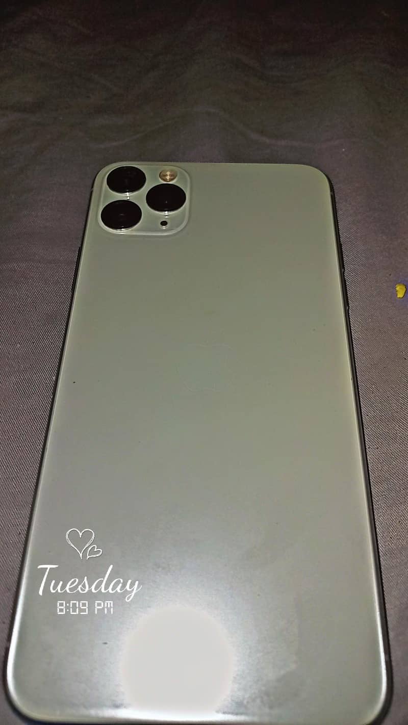 Apple iPhone 11 Pro Max 9