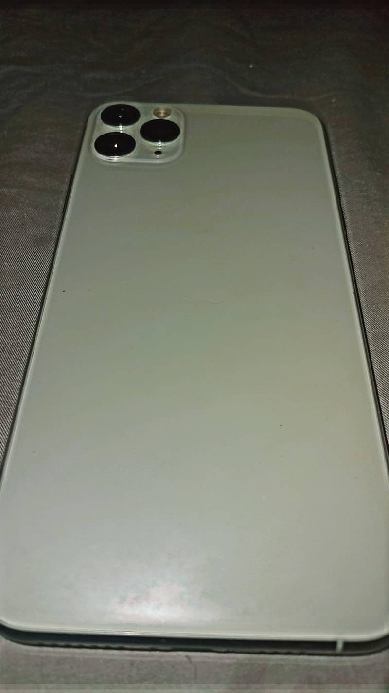 Apple iPhone 11 Pro Max 10