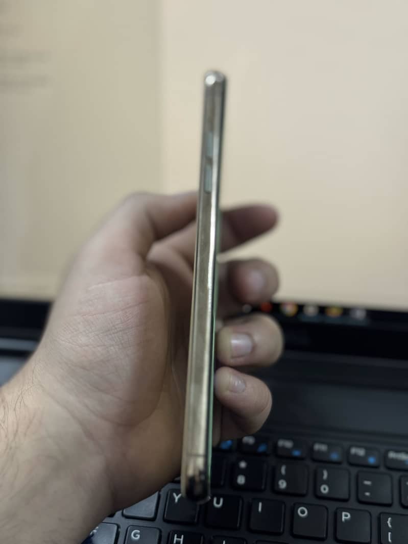 Apple iPhone XS Max 1