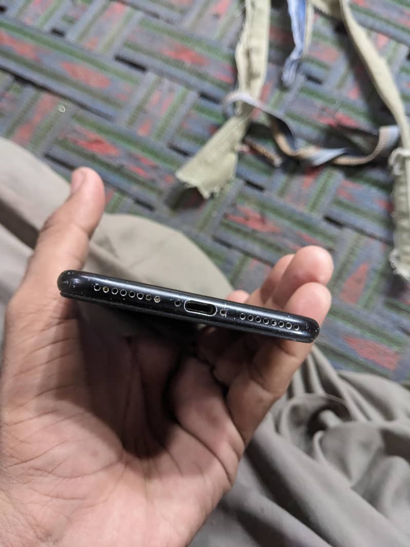 Apple iPhone 7 Plus 1