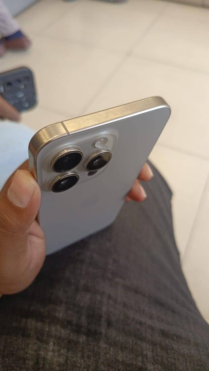 Apple iPhone 15 Pro Max 5