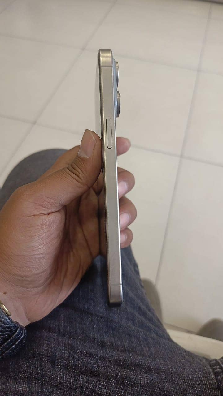 Apple iPhone 15 Pro Max 10