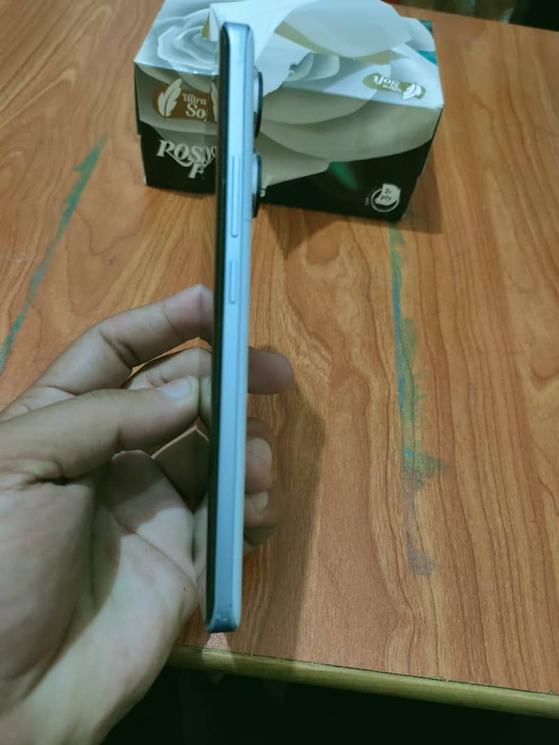 Xiaomi Redmi Note 13 Pro Plus 2