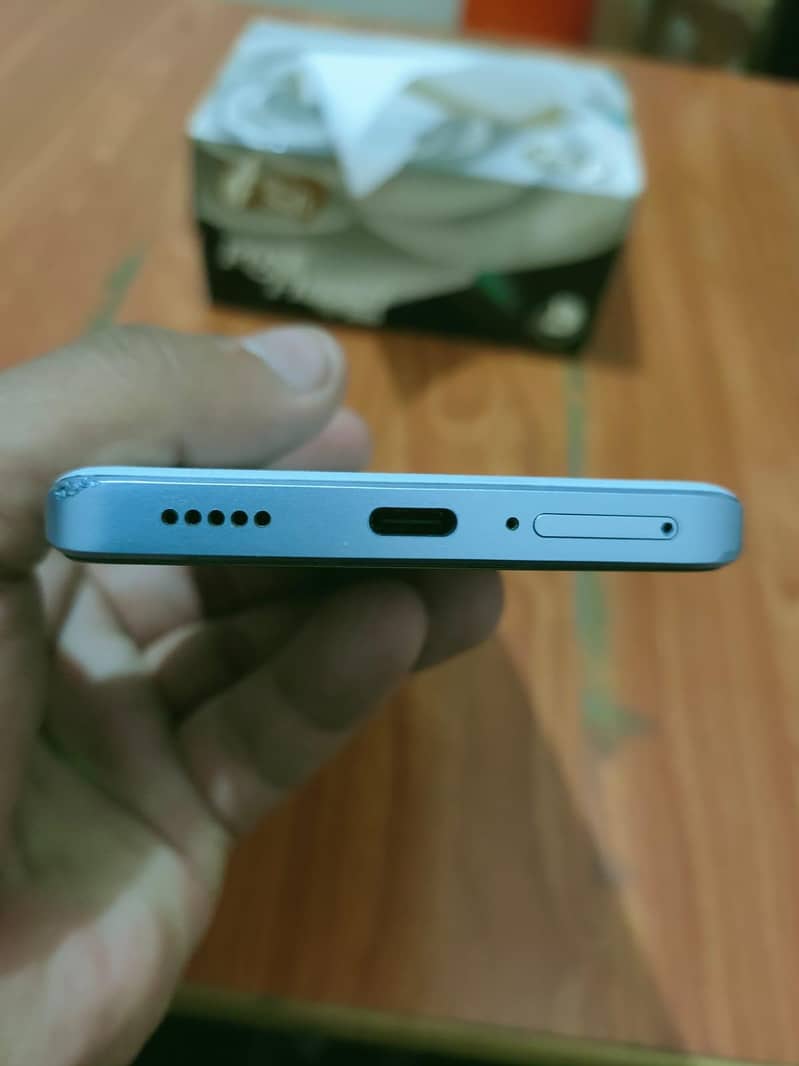 Xiaomi Redmi Note 13 Pro Plus 4
