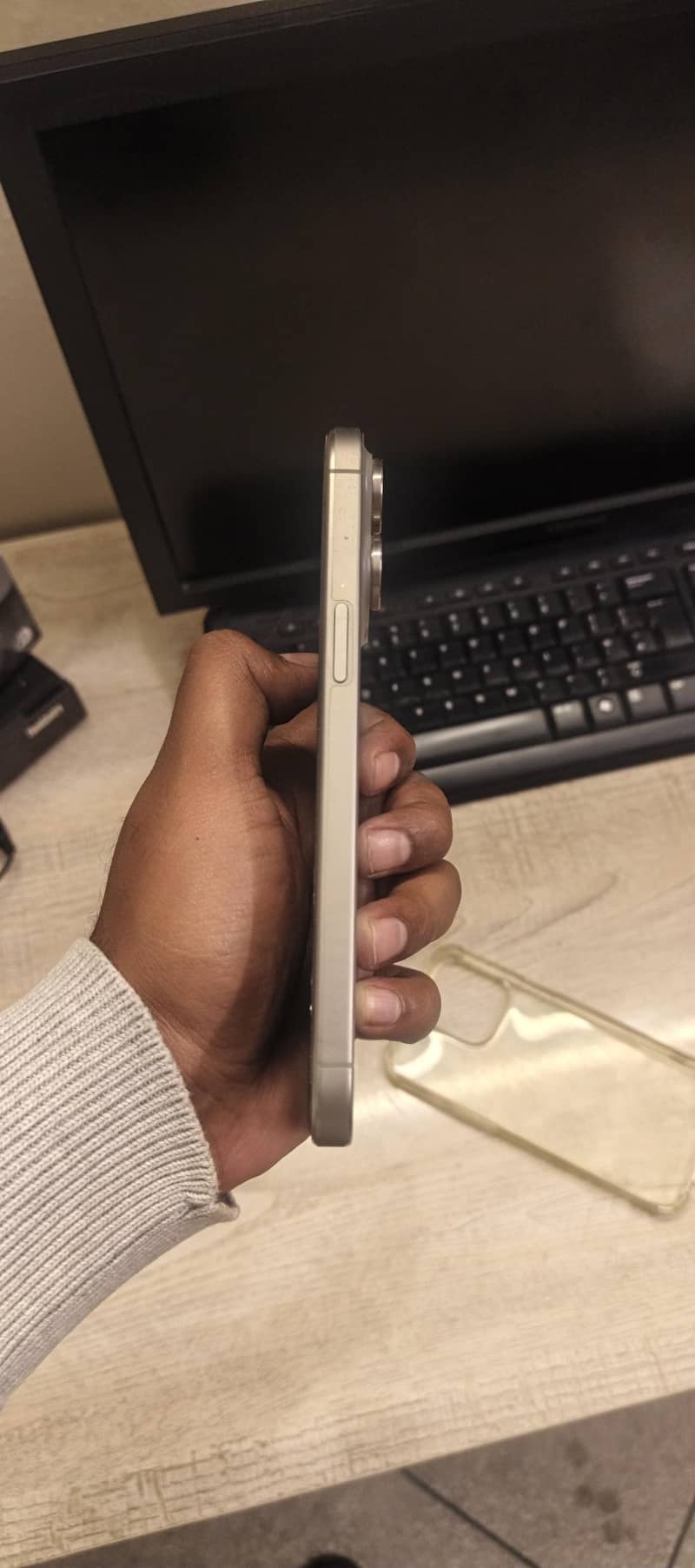 Apple iPhone 15 Pro Max 5