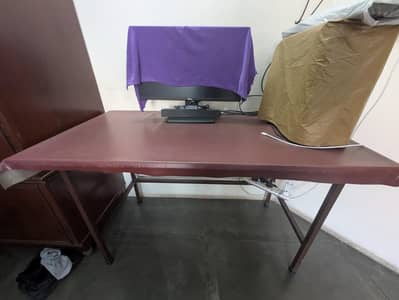 Brand new office table, iron base and wood top