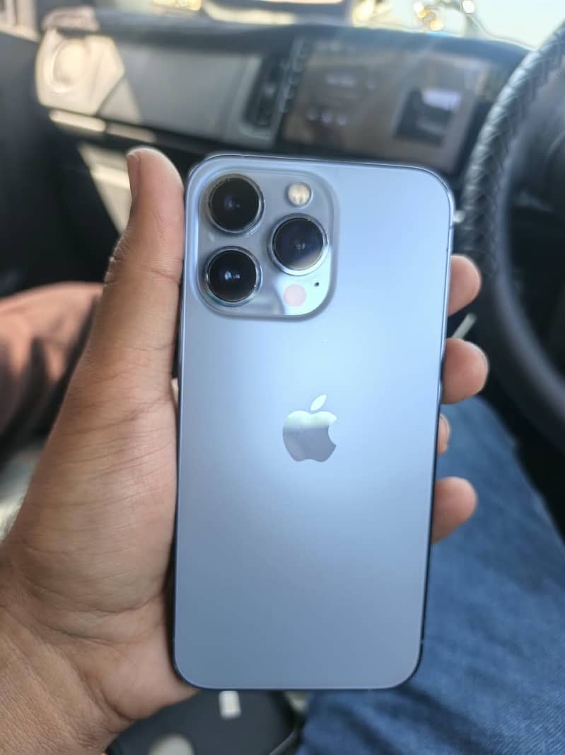 Apple iPhone 13 Pro 1