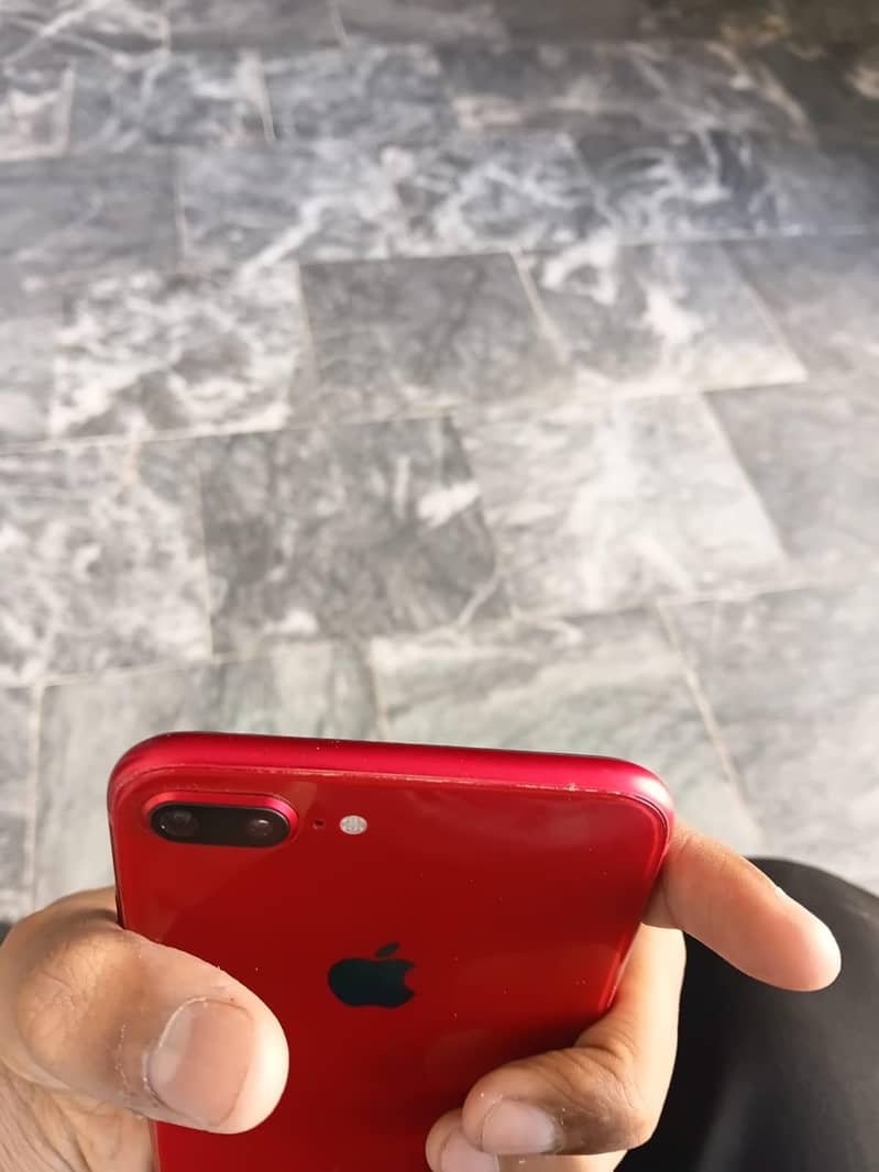 Apple iPhone 8 Plus 2