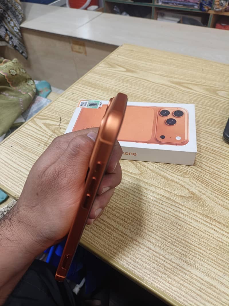 Apple iPhone 17 Pro Max 2