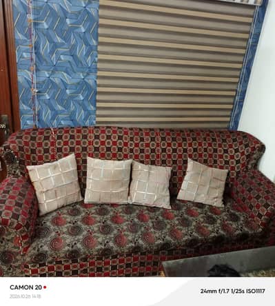 sofa set 7  seater or  5 seater bhi hai