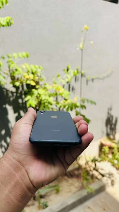 Apple iPhone XR