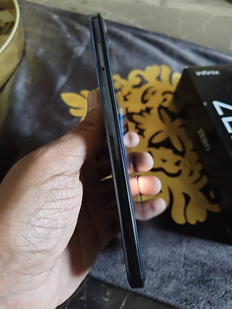Infinix Zero X Pro 1