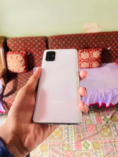 Samsung Mobile A51 with box exchange possbile