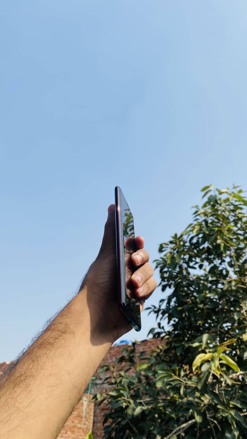 Sony XZ3 1