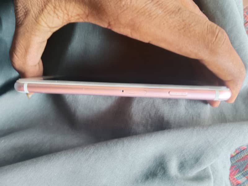 Apple iPhone 6S 1