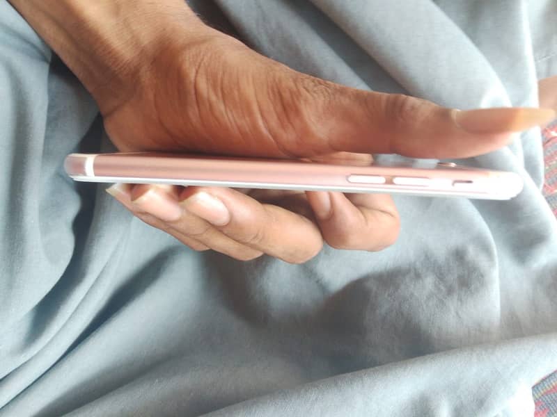 Apple iPhone 6S 3