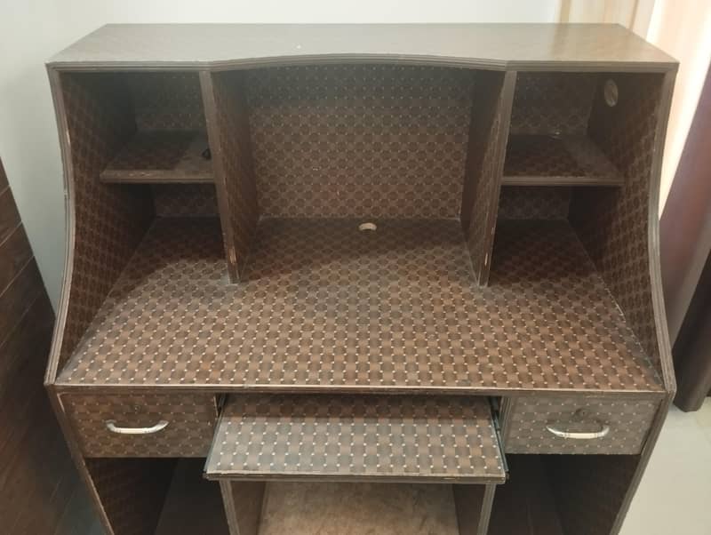 Computer table(large size) for sale 2