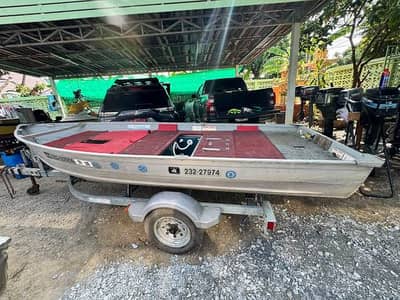 Alminium boat with trally and Yamaha 9.9 engine