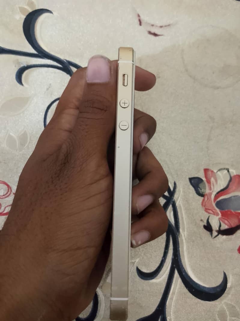 Apple iPhone SE 3