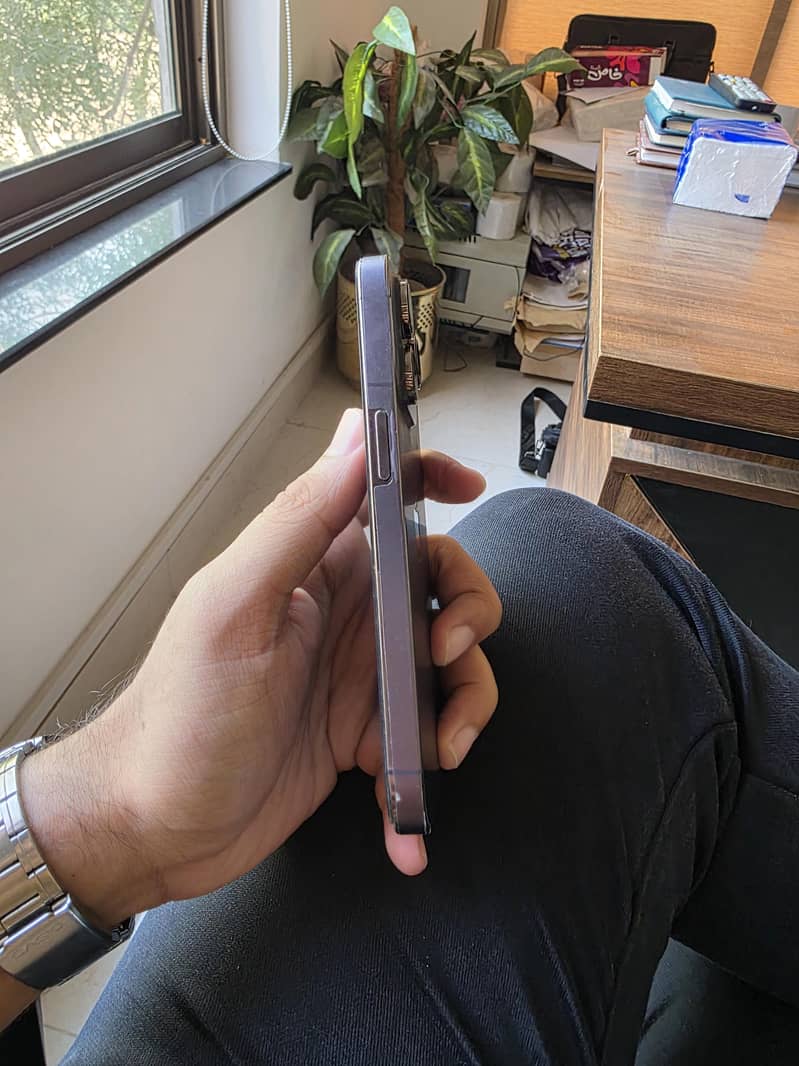 Apple iPhone 14 Pro 1