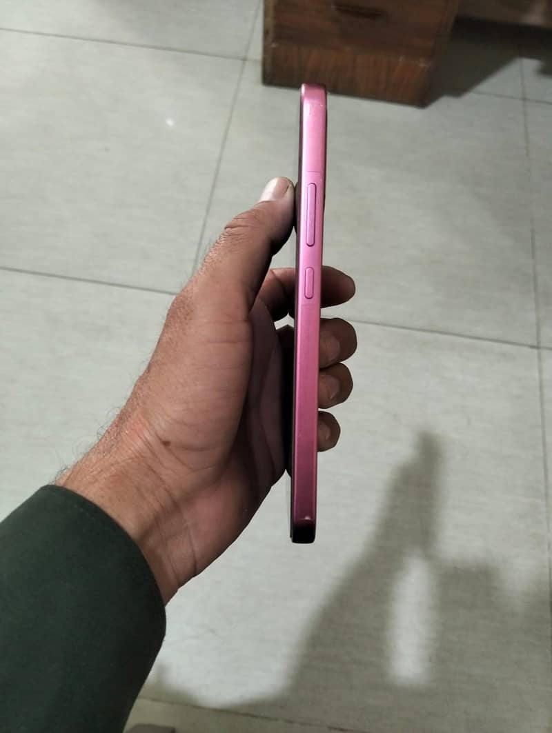 Oppo A6 Pro 3