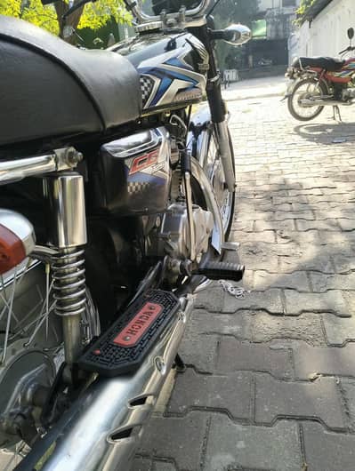 Honda 125 black Biometric mil jay gi Docomint All okay