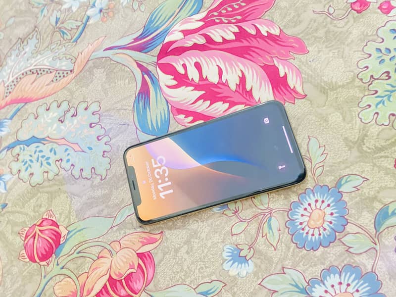 Apple iPhone XS 3