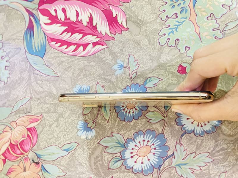 Apple iPhone XS 5