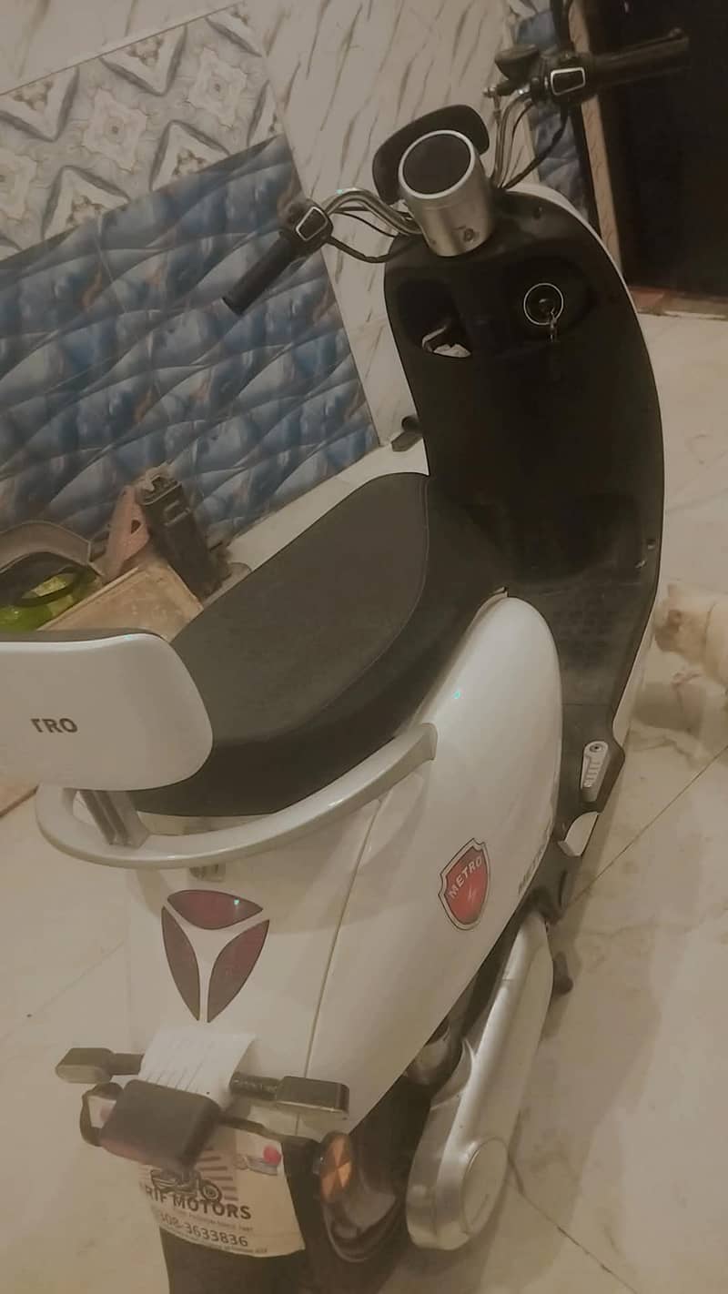 electric scooty 8