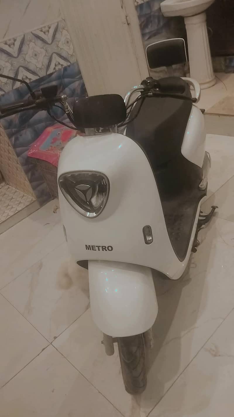 electric scooty 9