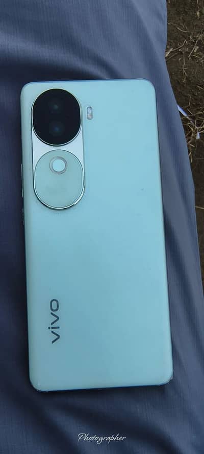 Vivo V40e