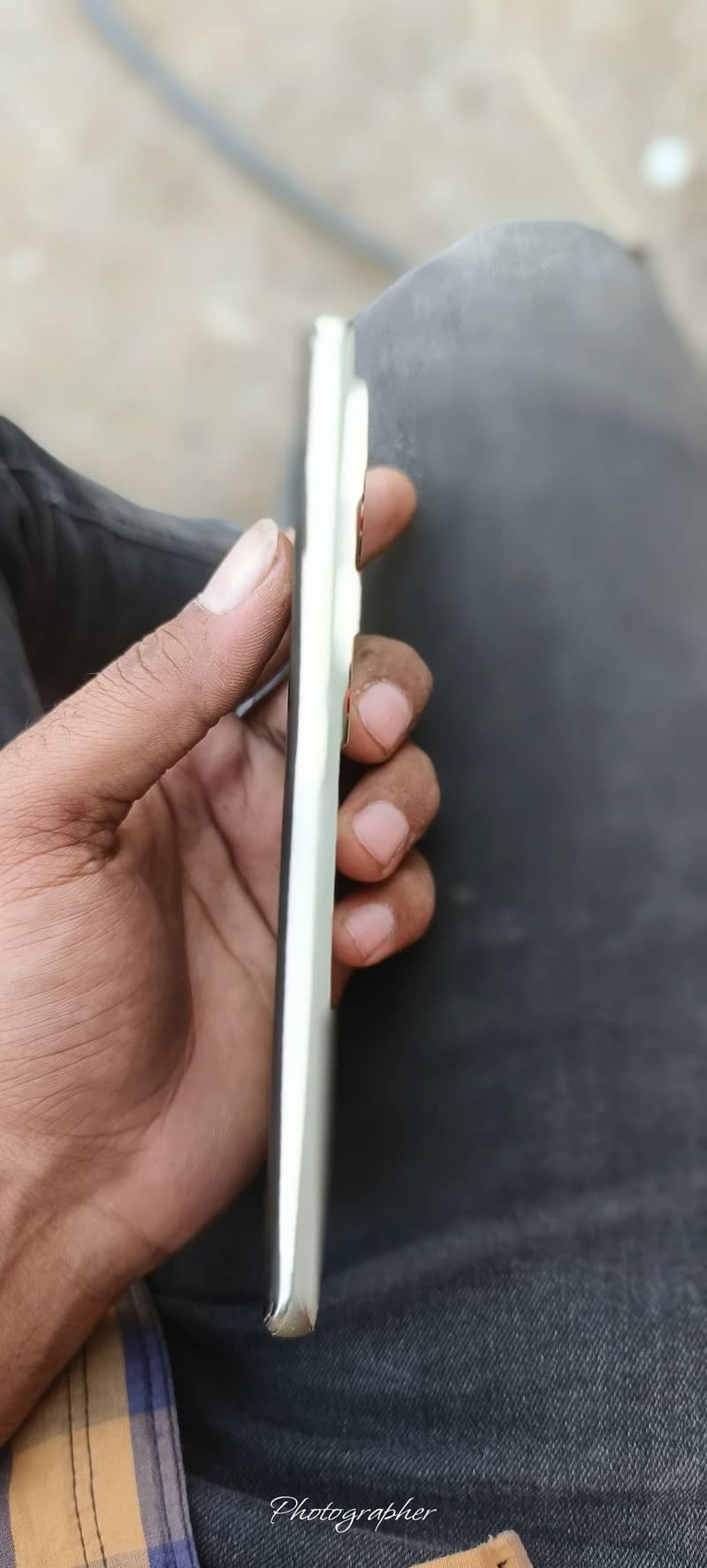 Vivo V40e 4