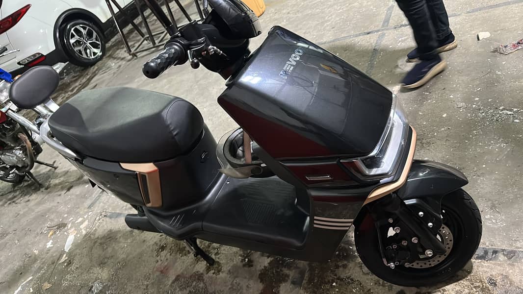 Revo A12 1