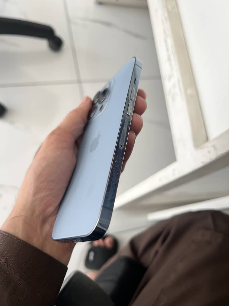 Apple iPhone 13 Pro 3