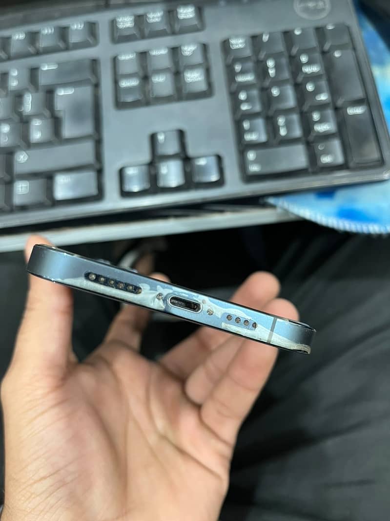 Apple iPhone 12 Pro Max 4