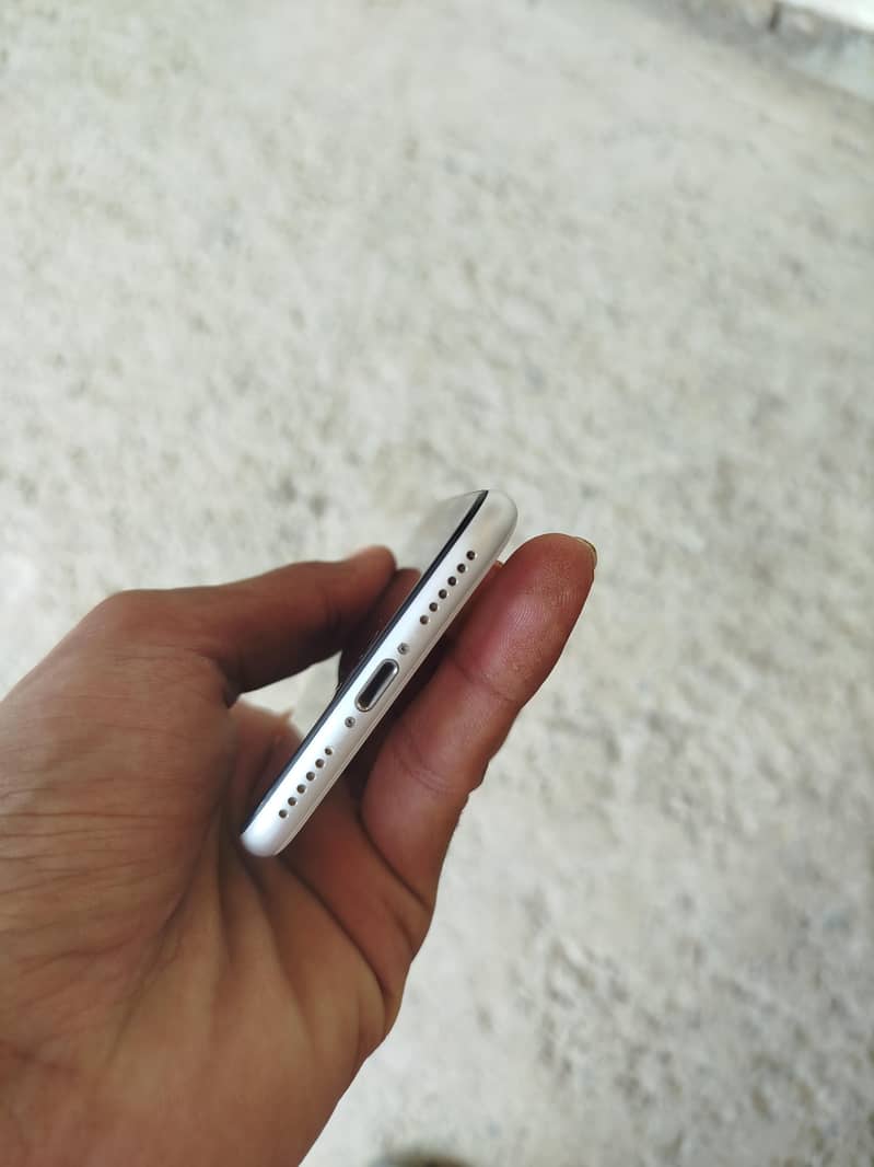 Apple iPhone SE 3