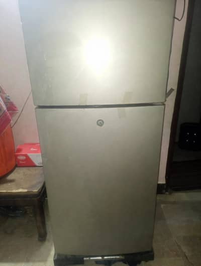 urgent sele fridge 55 hazar warnty me he kami peshi hojay gi