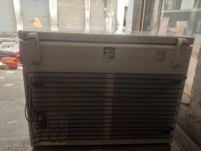 Dawlance deep freezer 0