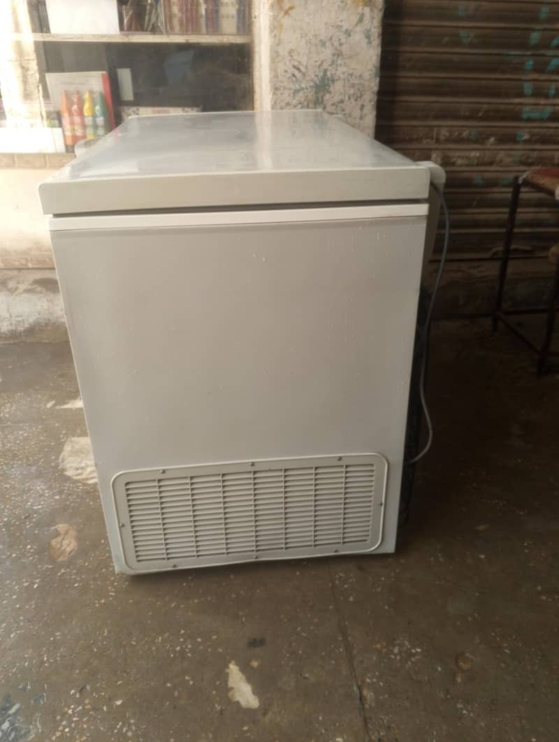 Dawlance deep freezer 1