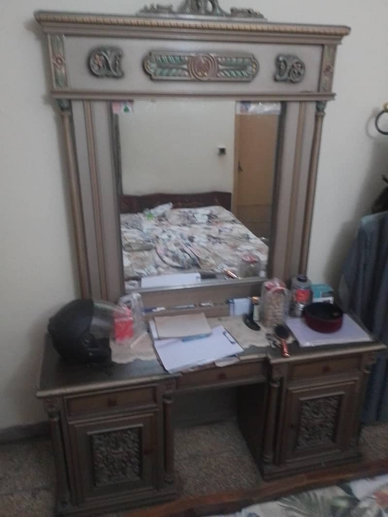 dressing table 1