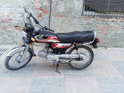 Honda CD 70 Black colour 10/10 condition genuine 2025 model