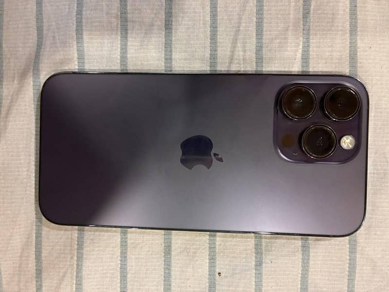 Apple iPhone 14 Pro Max 1
