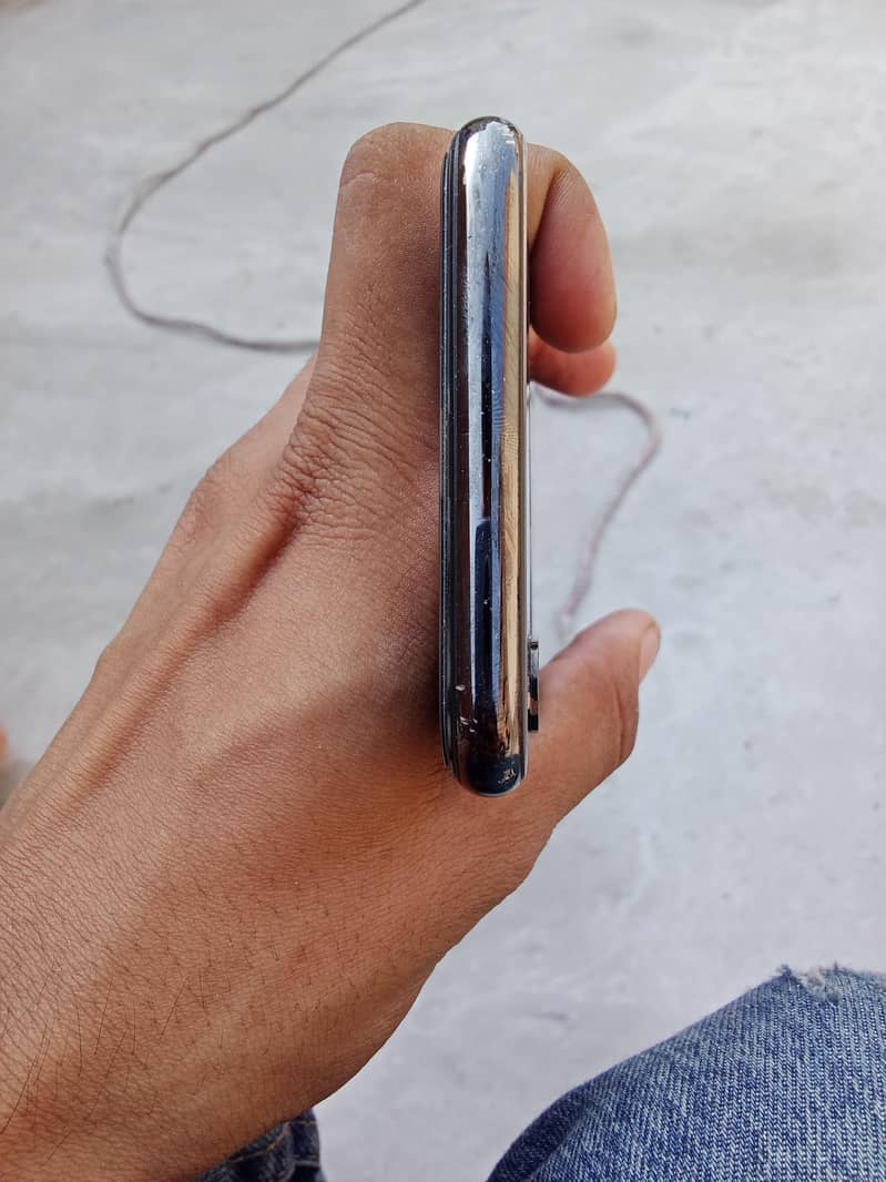 Apple iPhone X 0