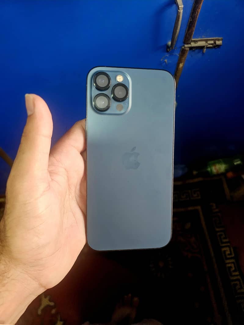 Apple iPhone 12 Pro Max 4