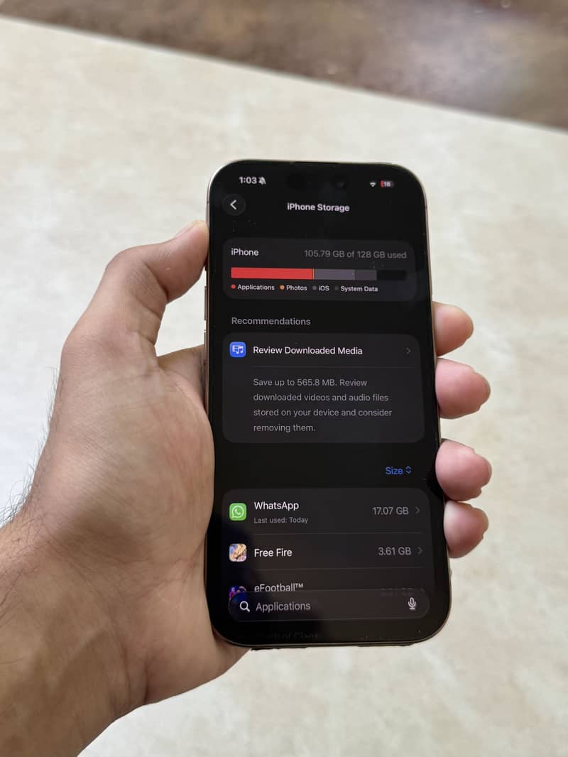 Apple iPhone 16 Pro 3