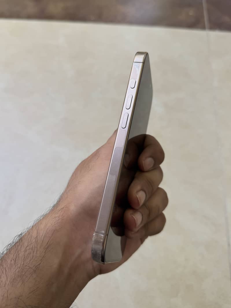 Apple iPhone 16 Pro 5