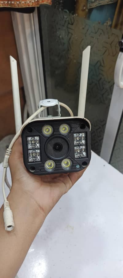 Two cameras same condition both