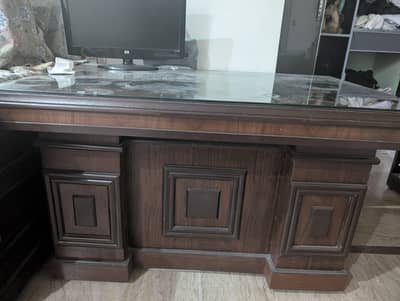 office furniture brand new almost just 1 month used