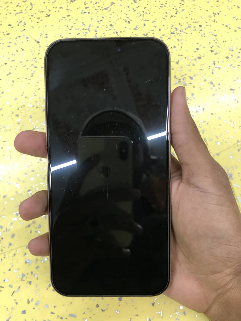 Apple iPhone 16 Pro Max jv 2